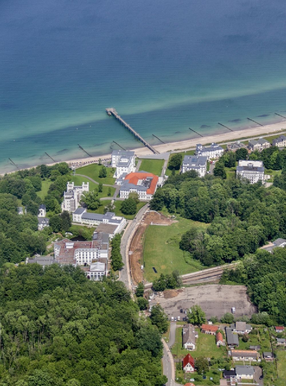 Aerial photograph Heiligendamm - Complex of the hotel building Grand Hotel Heiligendamm on Prof.-Dr.-Vogel-Strasse in Heiligendamm in the state Mecklenburg - Western Pomerania, Germany