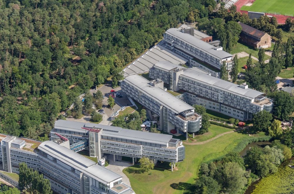 Aerial photograph Potsdam - Complex of the hotel building Kongresshotel Potsdam am Templiner See in Potsdam in the state Brandenburg