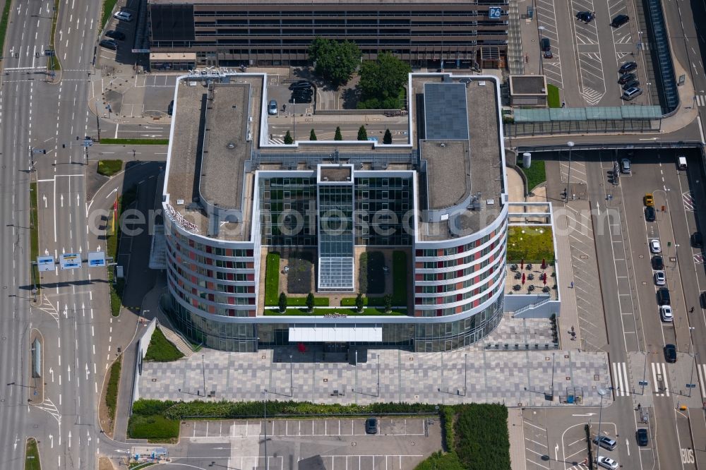 Aerial photograph Stuttgart - Complex of the hotel building Moevenpick Hotel in the district Echterdingen in Stuttgart in the state Baden-Wuerttemberg, Germany