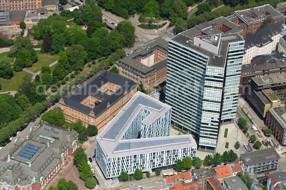Hamburg from the bird's eye view: Complex of the hotel building Scandic Emporio in the district Neustadt in Hamburg, Germany