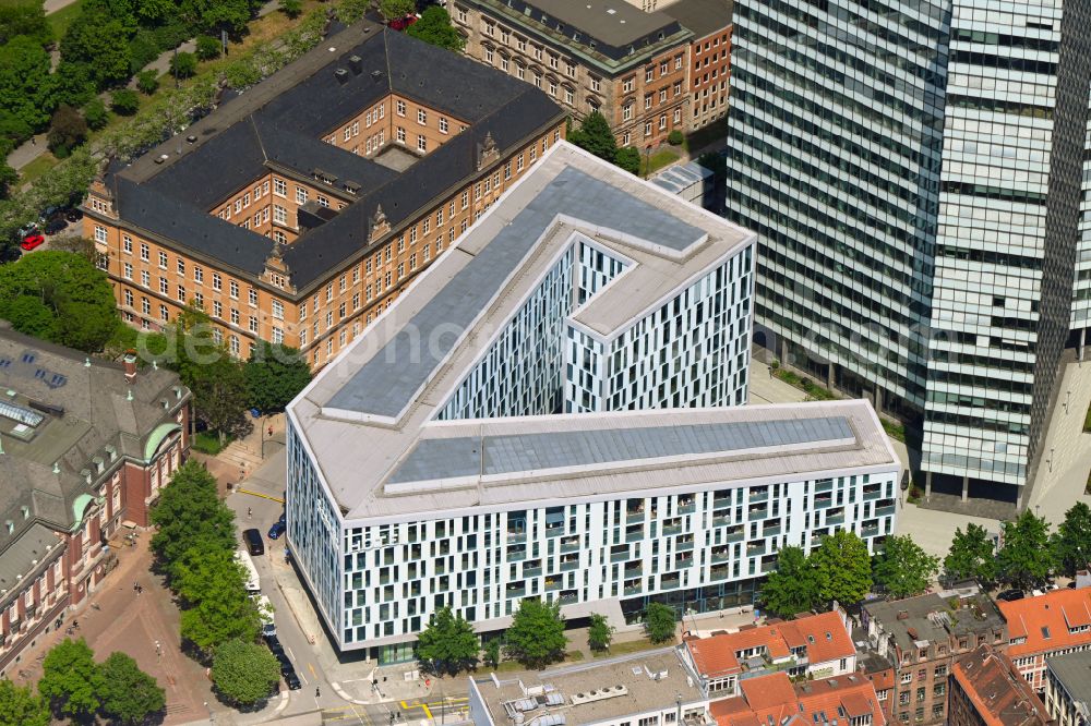 Hamburg from the bird's eye view: Complex of the hotel building Scandic Emporio in the district Neustadt in Hamburg, Germany