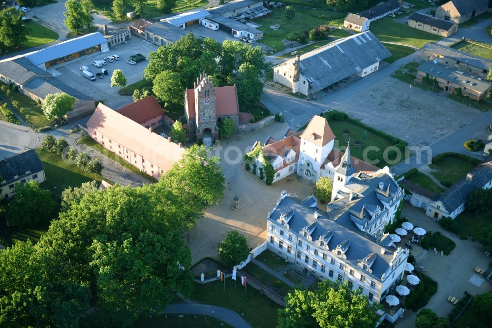 Aerial photograph Liebenberg - Complex of buildings of the hotel arrangement Castle and Property Liebenberg in Liebenberg in the federal state Brandenburg, Germany