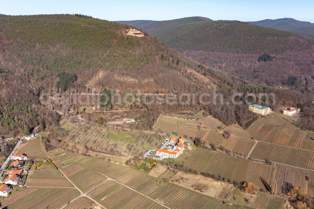 Aerial photograph Rhodt unter Rietburg - Complex of the hotel building Wohlfuehlhotel Alte Rebschule and Gasthaus Sesel in Rhodt unter Rietburg in the state Rhineland-Palatinate, Germany