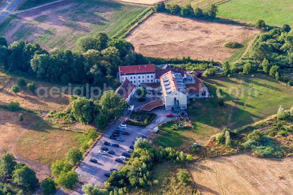 Aerial photograph Zeiskam - Complex of the hotel building Zeiskamer Muehle in Zeiskam in the state Rhineland-Palatinate, Germany