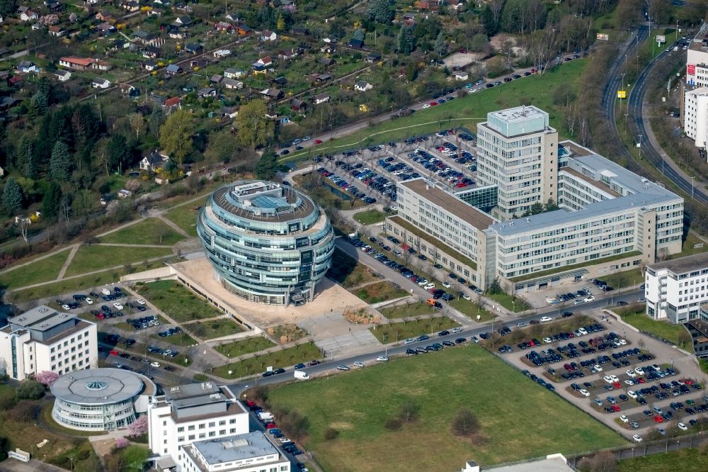Hannover from the bird's eye view: Building complex of the Institute International Neuroscience Institute ( INI ) on Rudolf-Pichlmayr-Strasse in the district Buchholz-Kleefeld in Hannover in the state Lower Saxony, Germany