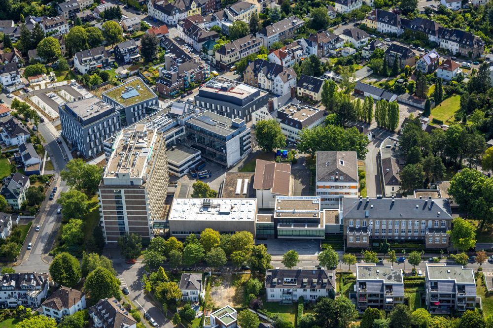 Aerial photograph Mülheim an der Ruhr - Building complex of the institute Max-Planck-Institut fuer Chemische Energiekonversion CEC on Stiftstrasse in Muelheim on the Ruhr at Ruhrgebiet in the state North Rhine-Westphalia, Germany