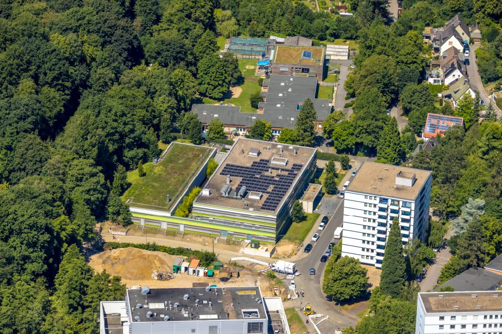 Aerial photograph Essen - Building complex of the Institute Westdeutsches Protonentherapiezentrum Essen (WPE) on street Am Muehlenbach in the district Holsterhausen in Essen in the state North Rhine-Westphalia, Germany