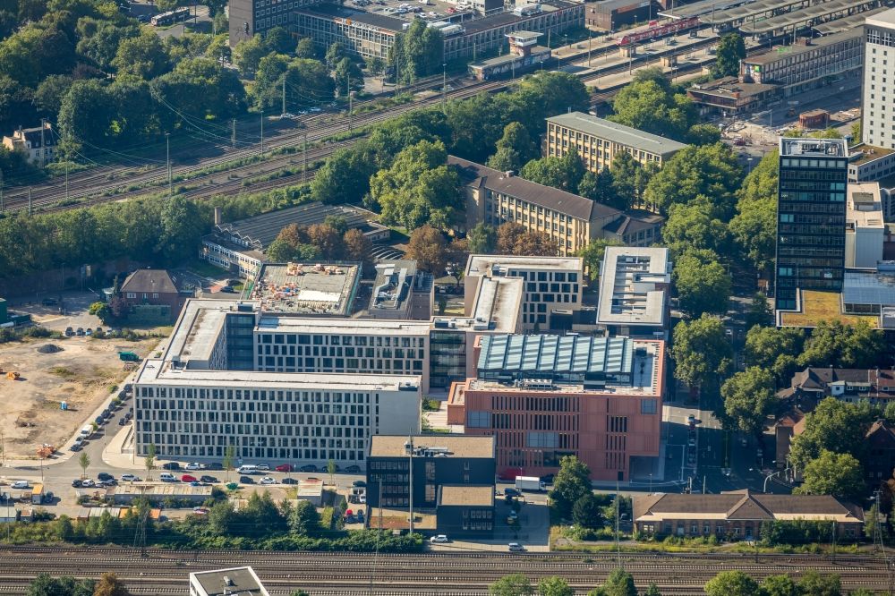 Aerial photograph Bochum - Complex of buildings of the justice centre - court in the east ring with the district court of Bochum, to the industrial tribunal Bochum, to the district court of Bochum, the public prosecutor's office and social services in Bochum in the federal state North Rhine-Westphalia. Built according to the draught of the Hascher Jehle architects