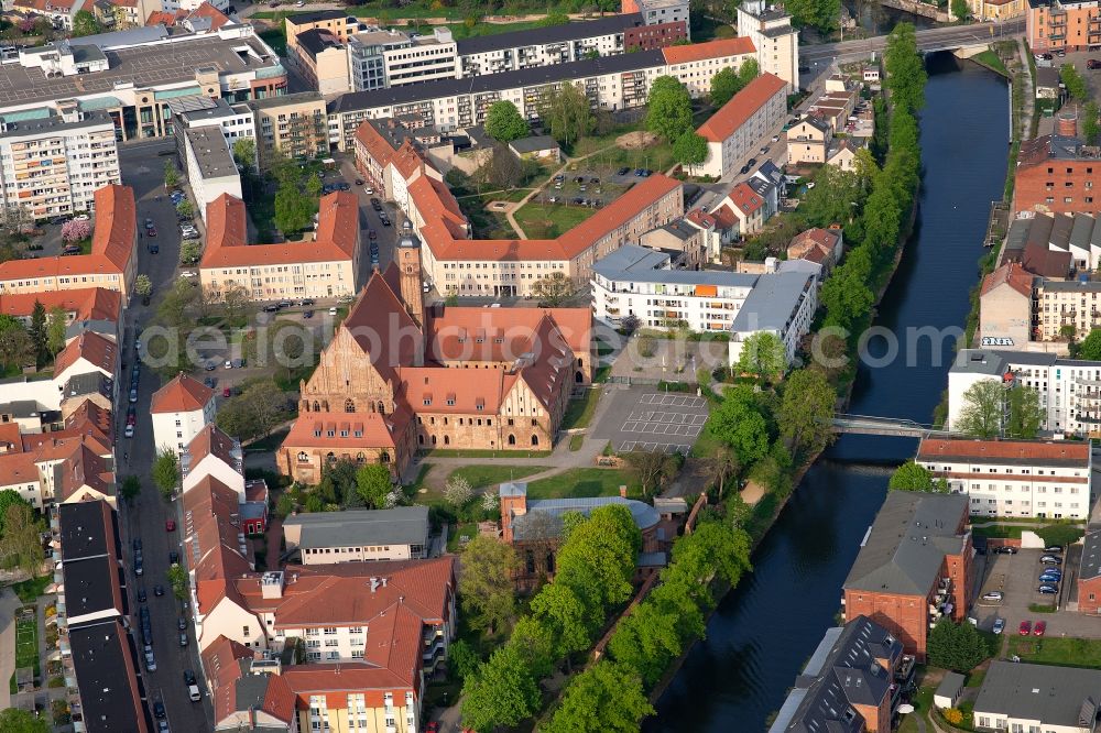 Aerial image Brandenburg an der Havel - Complex of buildings of the monastery St. Paulikloster on Sankt-Annen-Promenade in Brandenburg an der Havel in the state Brandenburg, Germany