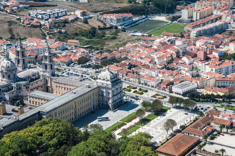 Aerial photograph Mafra - Complex of buildings of the monastery Palacio Nacional de Mafra Terreiro D. Joao V in Mafra in Lisbon, Portugal
