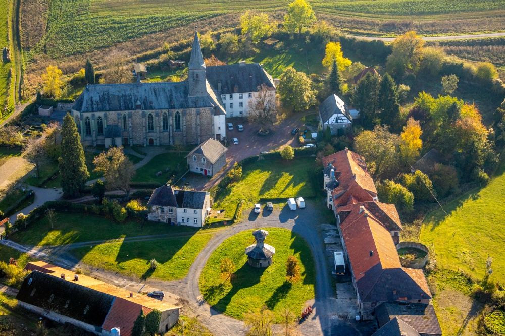 Aerial photograph Arnsberg - Complex of buildings of the monastery Oelinghausen bei Oelinghausen in the district Holzen in Arnsberg in the state North Rhine-Westphalia, Germany