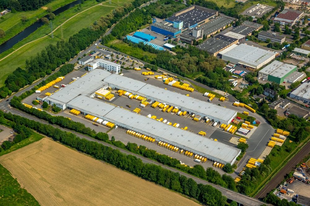 Hagen from the bird's eye view: Building complex and distribution center on the site DHL International GmbH - DHL Group in Hagen in the state North Rhine-Westphalia, Germany