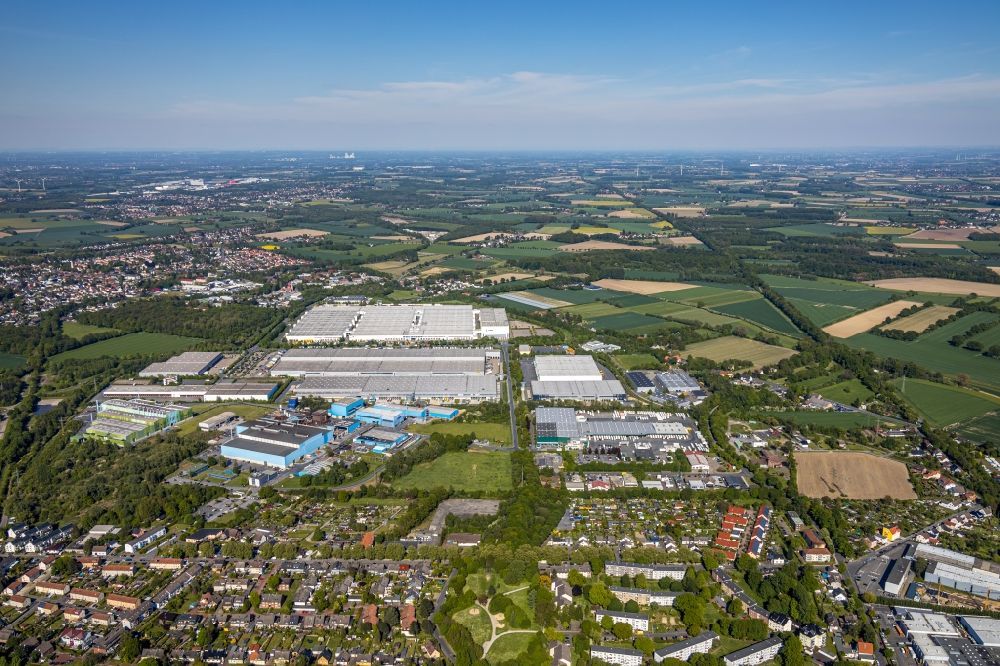 Aerial photograph Unna - Building complex and distribution center on the site of DHL Solutions GmbH on Giesserstrasse in the district Alte Heide in Unna in the state North Rhine-Westphalia, Germany