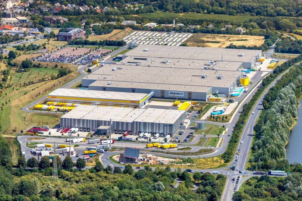 Rheinberg from the bird's eye view: Building complex and distribution center on the site on Minkeldonk - Amazonstrasse in Rheinberg in the state North Rhine-Westphalia, Germany