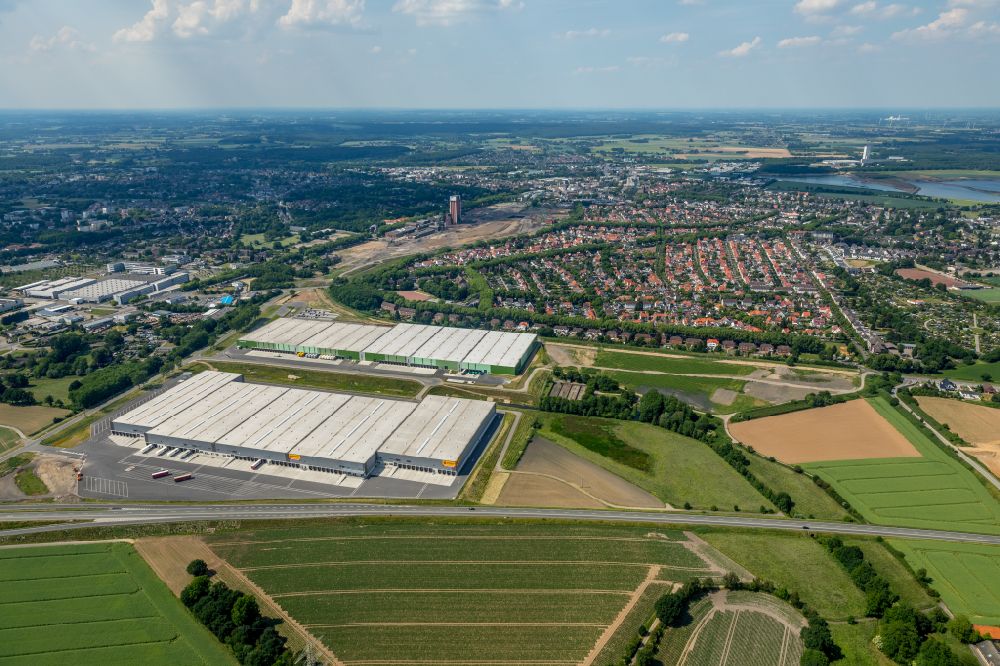 Kamp-Lintfort from above - Building complex and distribution center on the site on Norddeutschlandstrasse in the district Niersenbruch in Kamp-Lintfort at Ruhrgebiet in the state North Rhine-Westphalia, Germany