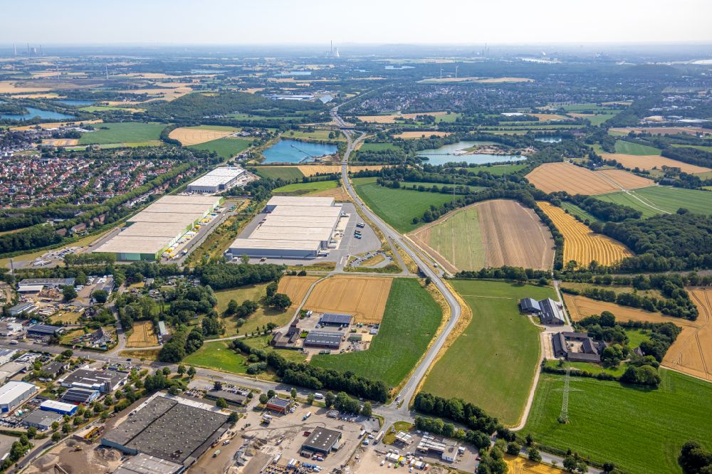 Kamp-Lintfort from above - Building complex and distribution center on the site on Norddeutschlandstrasse in the district Niersenbruch in Kamp-Lintfort at Ruhrgebiet in the state North Rhine-Westphalia, Germany