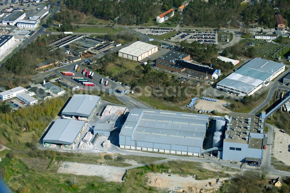 Aerial photograph Schwedt/Oder - Building complex and distribution center on the site on Kuhheide in the district Vierraden in Schwedt/Oder in the state Brandenburg, Germany