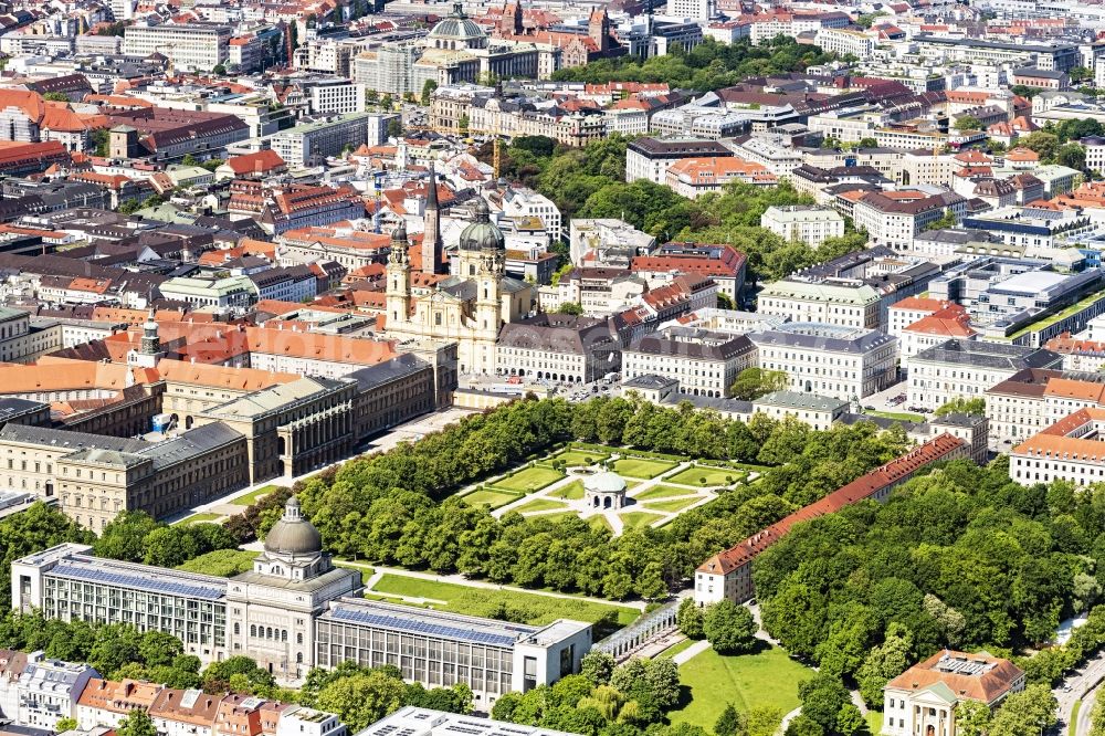 Aerial photograph München - Building complex of the Ministry of Bayerischen Staatskanzlei in Munich in the state Bavaria, Germany