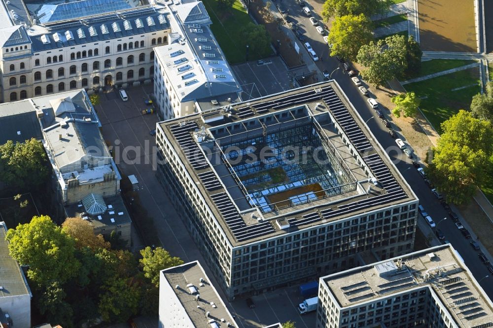 Aerial image Berlin - Building complex of the Ministry Bandesministerium fuer Verkehr and digitale Infrastruktur on Invalidenstrasse in the district Mitte in Berlin, Germany