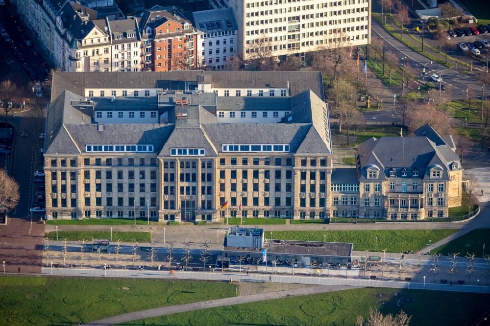 Aerial photograph Düsseldorf - Building complex of the Ministry Staatskanzlei of Lanof Nordrhein-Westfalen on Horionplatz in Duesseldorf in the state North Rhine-Westphalia, Germany