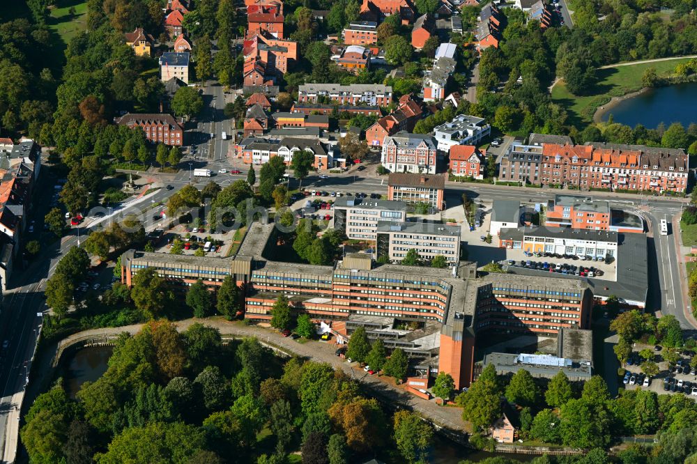 Lüneburg from the bird's eye view: Building complex of the police department Lueneburg on street Auf der Hude in Lueneburg in the state Lower Saxony, Germany