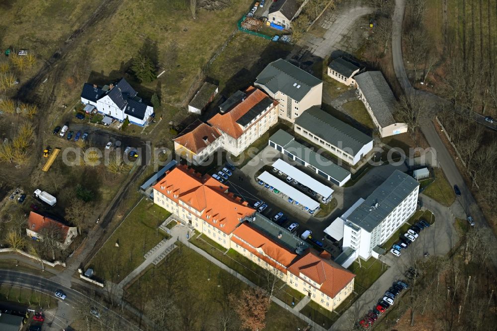 Aerial image Oranienburg - Building complex of the police of Polizeirevier Oranienburg and of Landwirtschaftsschule Oranienburg-Luisenhof on Germendorfer Allee - Tiergartenstrasse in Oranienburg in the state Brandenburg, Germany