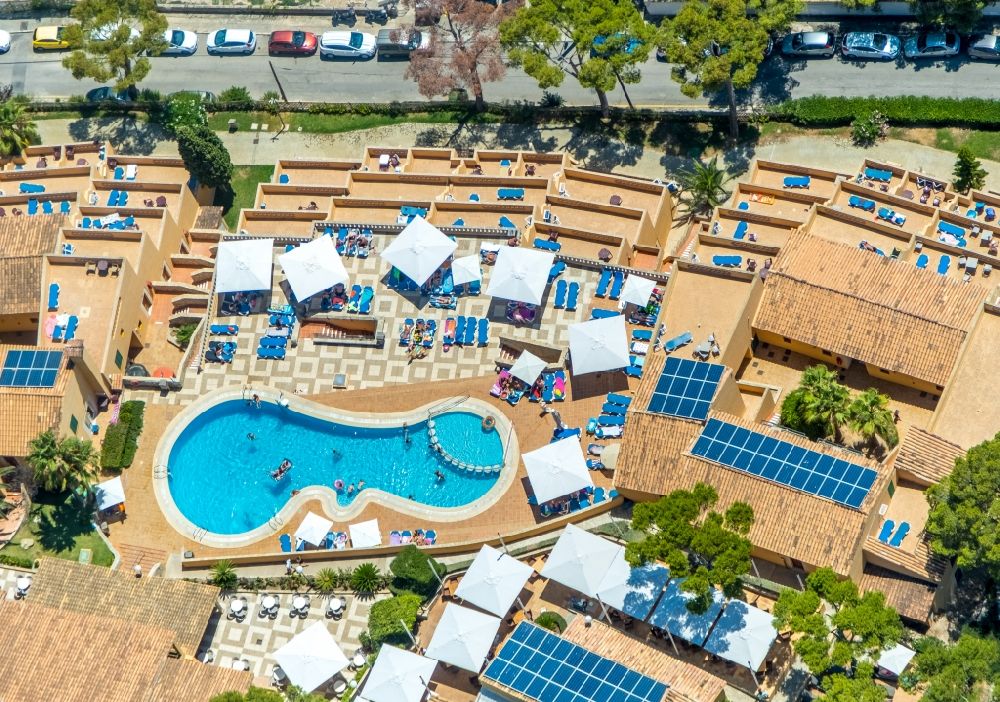 Aerial photograph Rotes Velles - Complex and pool of the hotel building Club Santa Ponsa in Rotes Velles in Balearische Insel Mallorca, Spain