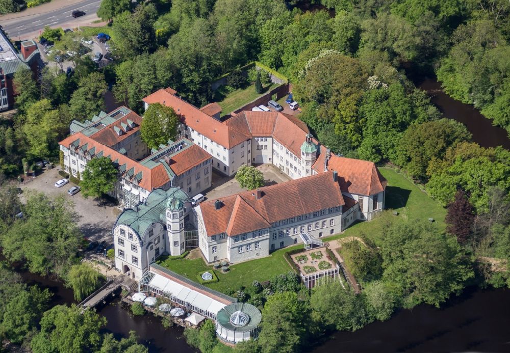 Gifhorn from above - Building complex in the park of the castle Gifhorn in Gifhorn in the state Lower Saxony
