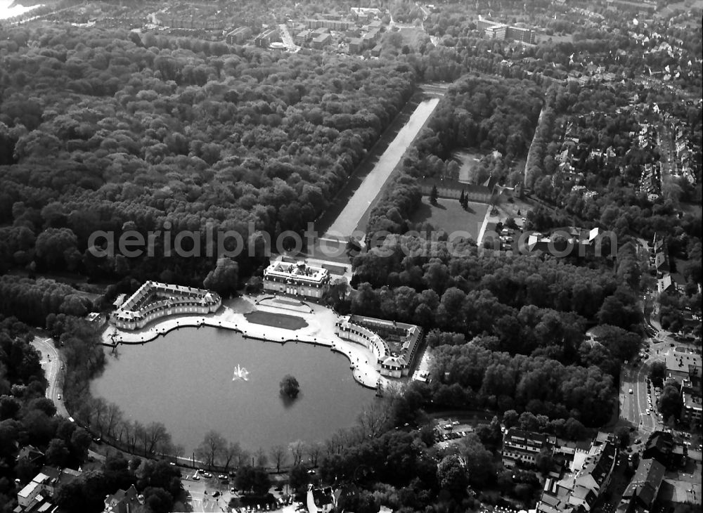 Düsseldorf from above - Building complex in the park of the castle Benrath in Duesseldorf in the state North Rhine-Westphalia, Germany