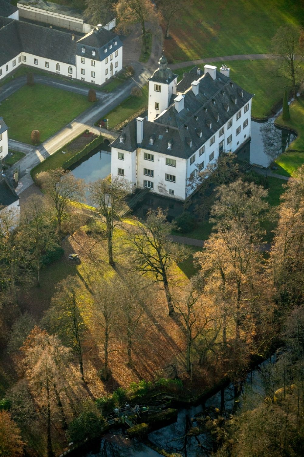 Aerial image Meschede - Building complex in the park of the castle Schloss Laer in Meschede in the state North Rhine-Westphalia, Germany
