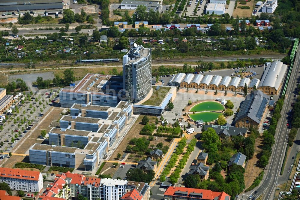 Leipzig from the bird's eye view: Complex of buildings with satellite dishes on the transmitter broadcasting center Mitteldeutscher Rundfunk on Kantstrasse in the district Suedvorstadt in Leipzig in the state Saxony
