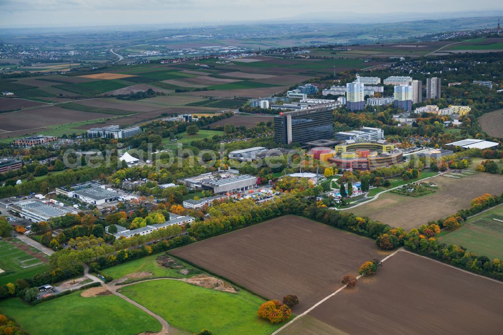 Aerial image Mainz - Complex of buildings with satellite dishes on the transmitter broadcasting center ZDF - Zweites Deutsches Fernsehen on street ZDF-Strasse in the district Lerchenberg in Mainz in the state Rhineland-Palatinate, Germany