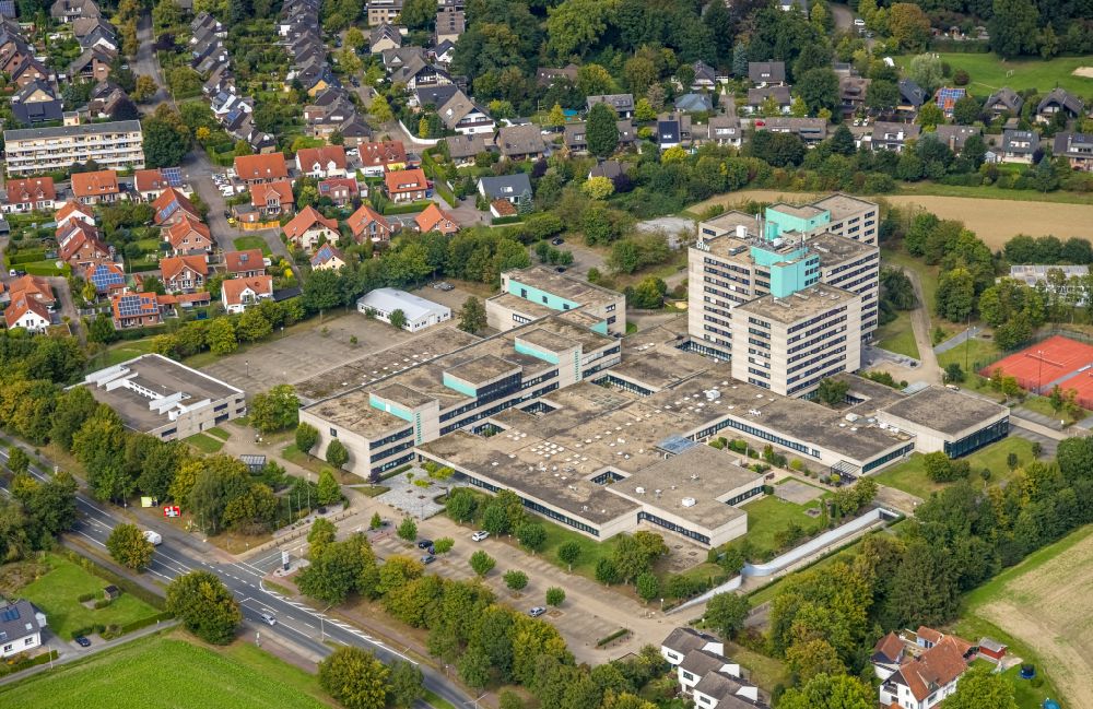 Aerial photograph Hamm - Building complex of the education and training center Berufsfoerderungswerk Hamm on street Caldenhofer Weg in the district Caldenhof in Hamm at Ruhrgebiet in the state North Rhine-Westphalia, Germany