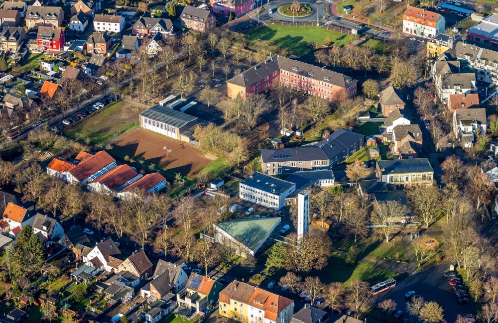 Dorsten from above - Building complex of the education and training center Familienbildungsstaette Paul-Gerhard-Haus and Augustaschule An of Londwehr in the district Hervest in Dorsten in the state North Rhine-Westphalia, Germany