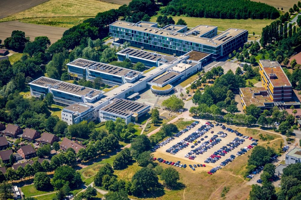 Aerial image Gelsenkirchen - Building complex Westfaelische Academy Gelsenkirchen the Institute for Achim Walder Security and Hans-Schwier-Vocational College in Gelsenkirchen - Buer in North Rhine-Westphalia