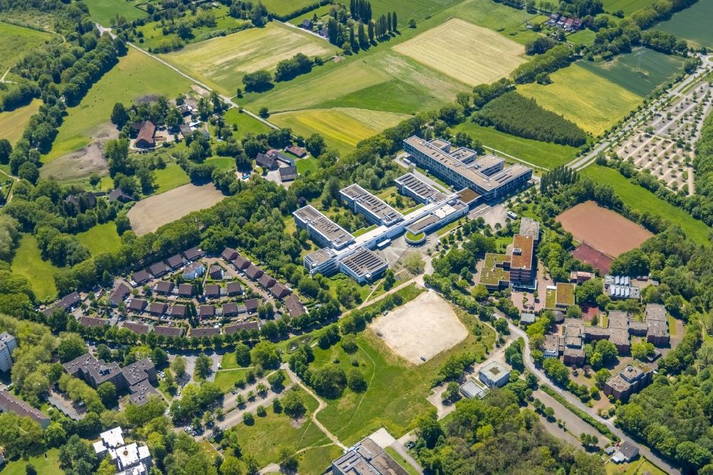 Aerial image Gelsenkirchen - Building complex Westfaelische Academy Gelsenkirchen the Institute for Achim Walder Security and Hans-Schwier-Vocational College in Gelsenkirchen - Buer in North Rhine-Westphalia