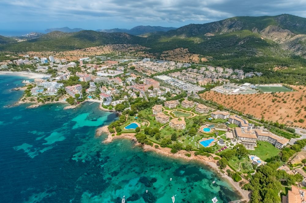 Aerial photograph Calvia - Complexes of the hotel buildings and residences of The St. Regis Mardavall Mallorca Resort and Residencias Mardavall on Carrer Punta Negra in Calvia in Balearic island of Mallorca, Spain