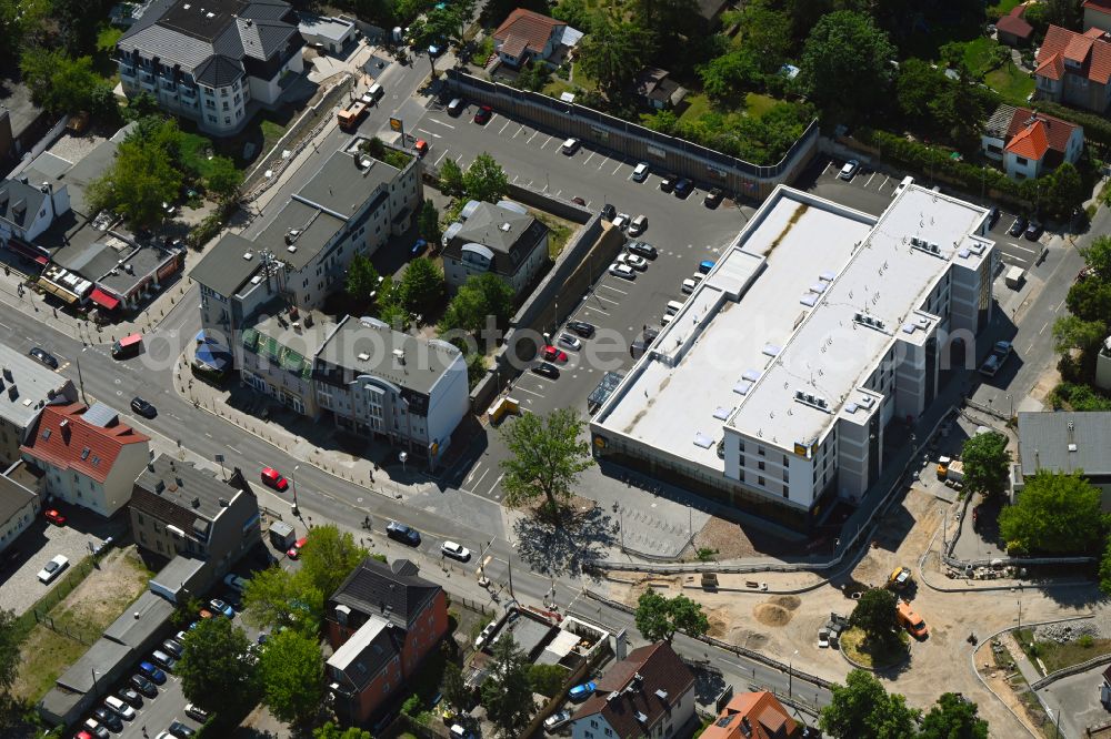 Aerial photograph Berlin - Complex of the LIDL - shopping center on street Giesestrasse corner Hoenoer Strasse in the district Mahlsdorf in Berlin, Germany