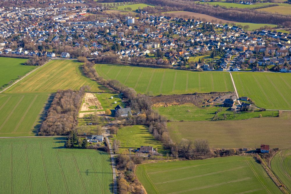 Aerial image Holzwickede - homestead of a farm of Emscherquellhof on Quellenstrasse in the district Aplerbeck in Holzwickede in the state North Rhine-Westphalia, Germany