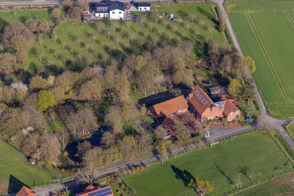 Aerial image Frielinghausen - Homestead of a farm in Frielinghausen in the state North Rhine-Westphalia, Germany