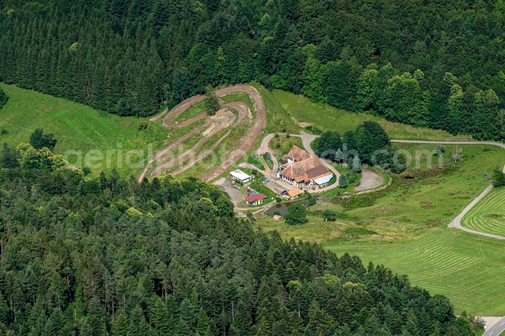 Schweighausen from the bird's eye view: Homestead of a farm Mit Motocross Strecke in Schweighausen in the state Baden-Wuerttemberg, Germany