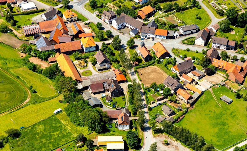 Nieder-Waroldern from the bird's eye view: Homestead of a farm on Dehringhaeuser Strasse in Nieder-Waroldern in the state Hesse, Germany