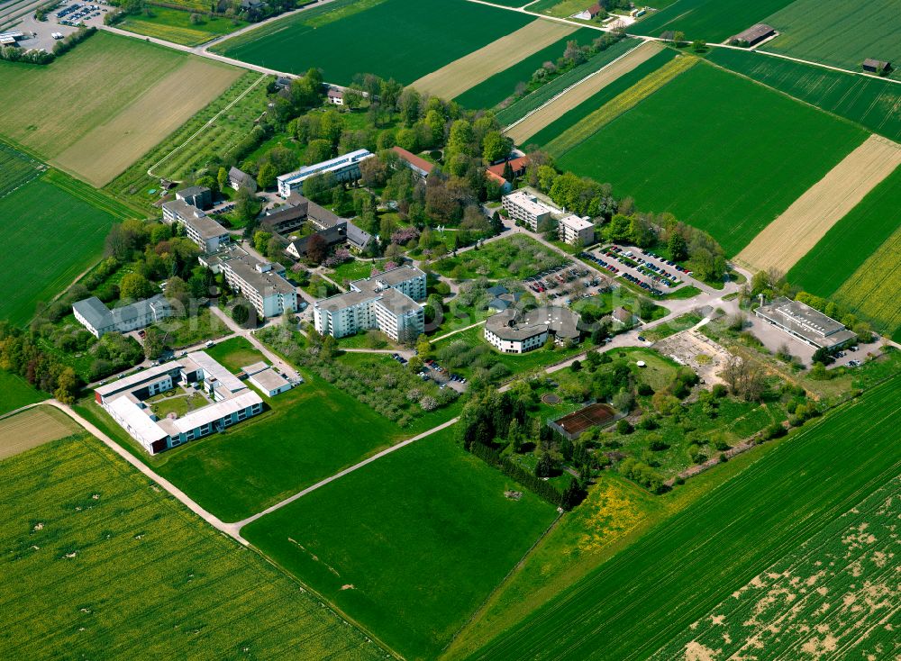 Aerial image Tomerdingen - Homestead and farm outbuildings on the edge of agricultural fields in Tomerdingen in the state Baden-Wuerttemberg, Germany