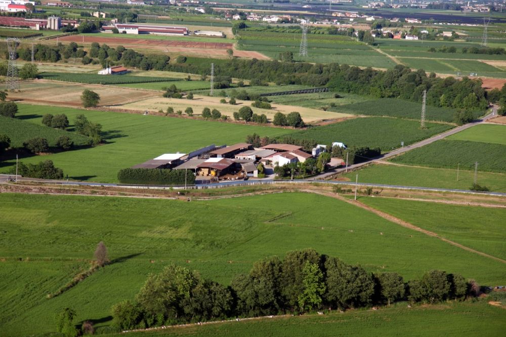 Aerial photograph Valeggio sul Mincio - Homestead of a farm in Valeggio sul Mincio in Veneto, Italy