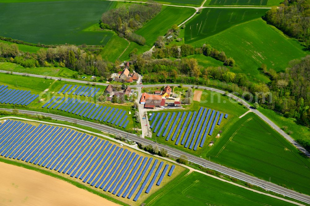 Aerial photograph Winkelhof - Homestead and farm outbuildings on the edge of agricultural fields in Winkelhof in the state Bavaria, Germany