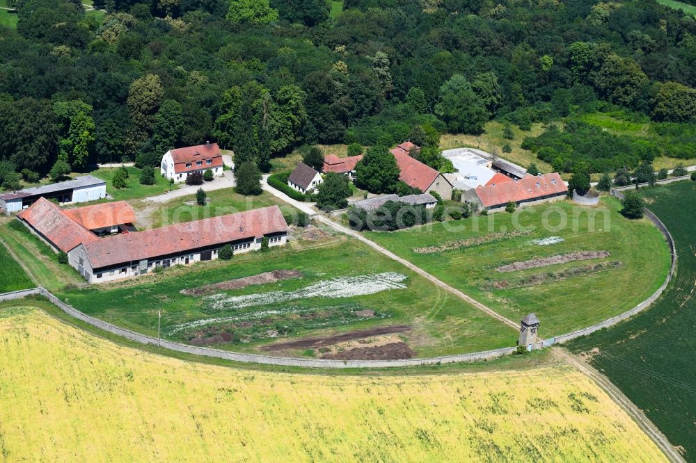 Aerial photograph Werneck - Homestead of a farm on Schlosspark in Werneck in the state Bavaria, Germany