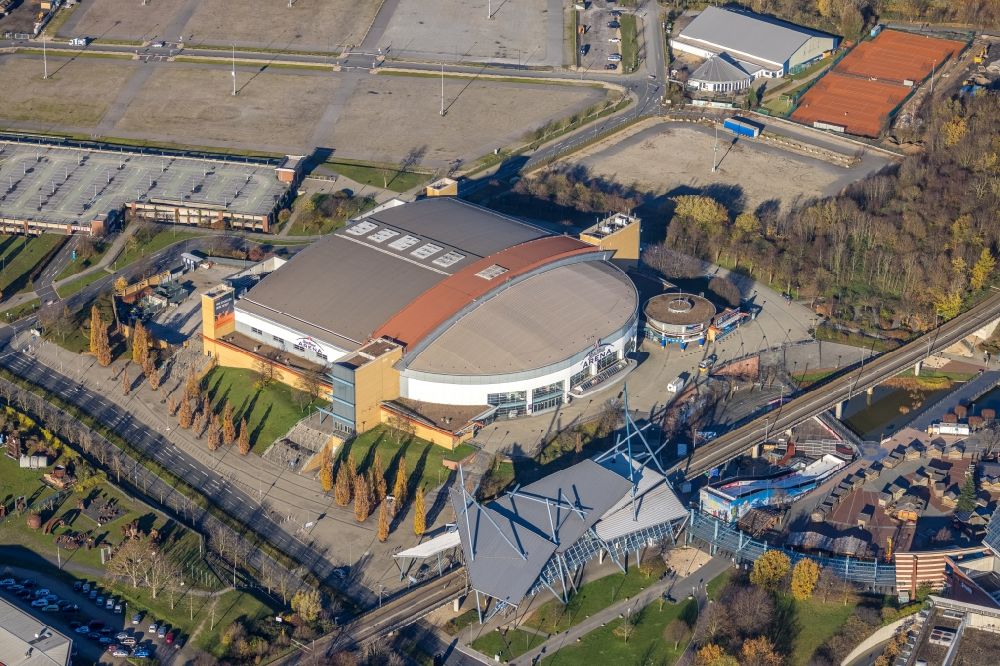 Aerial photograph Oberhausen - Event and music-concert grounds of the Arena Koenig-Pilsener-ARENA on Arenastrasse in Oberhausen in the state North Rhine-Westphalia, Germany