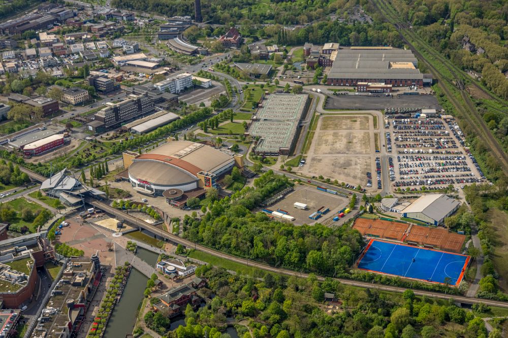 Aerial photograph Oberhausen - Event and music-concert grounds of the Arena Koenig-Pilsener-ARENA on Arenastrasse in Oberhausen in the state North Rhine-Westphalia, Germany