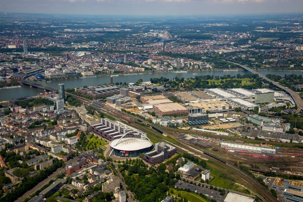 Köln from above - Event and music-concert grounds of the Arena Lanxess Arena on Willy-Brandt-Platz in Cologne in the state North Rhine-Westphalia, Germany
