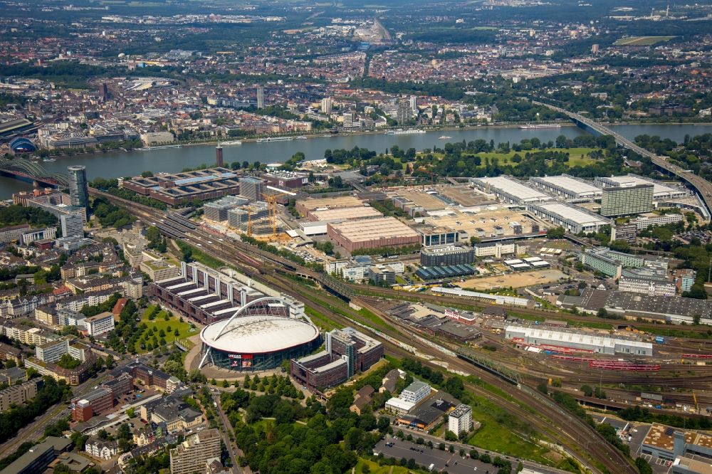 Köln from the bird's eye view: Event and music-concert grounds of the Arena Lanxess Arena on Willy-Brandt-Platz in Cologne in the state North Rhine-Westphalia, Germany